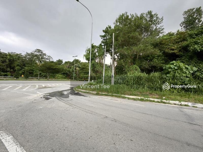 For Sale - 2.1 Acres Freehold Facing Mainroad Zone Commercial Salak Tinggi Sepang