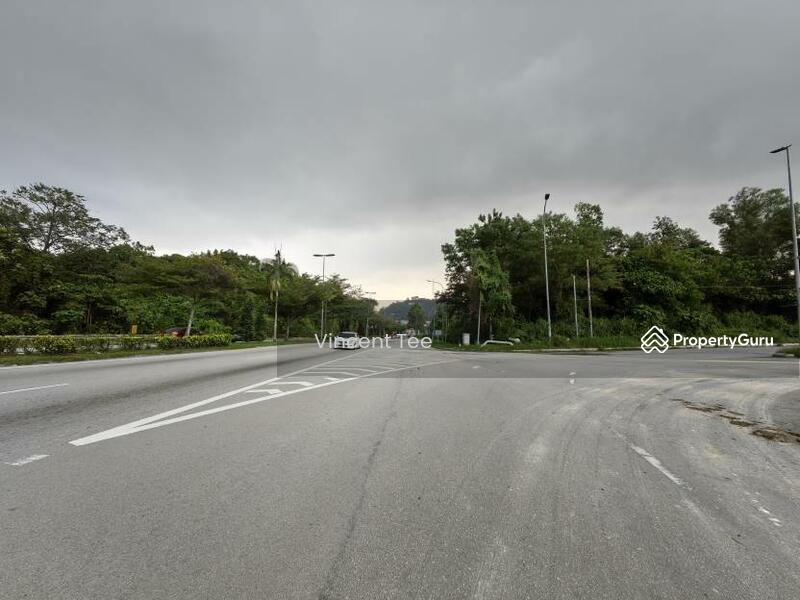 For Sale - 2.1 Acres Freehold Facing Mainroad Zone Commercial Salak Tinggi Sepang