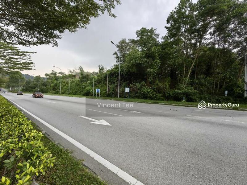 For Sale - 2.1 Acres Freehold Facing Mainroad Zone Commercial Salak Tinggi Sepang