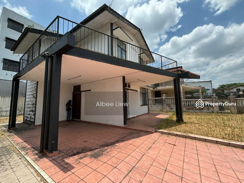 JOHOR BAHRU TOWN, JALAN ANGSANA, Johor Bahru, Johor, 4 Bedrooms, 3200