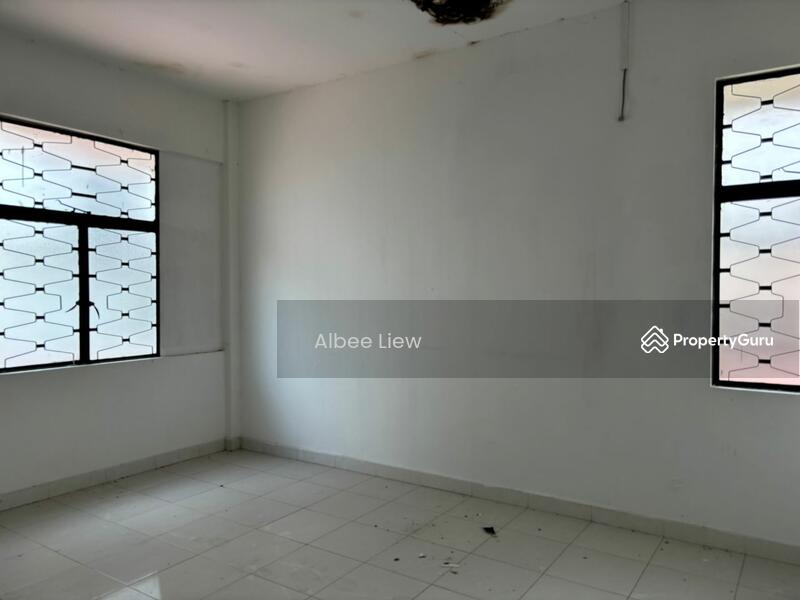 JOHOR BAHRU TOWN, JALAN ANGSANA, Johor Bahru, Johor, 4 Bedrooms, 3200
