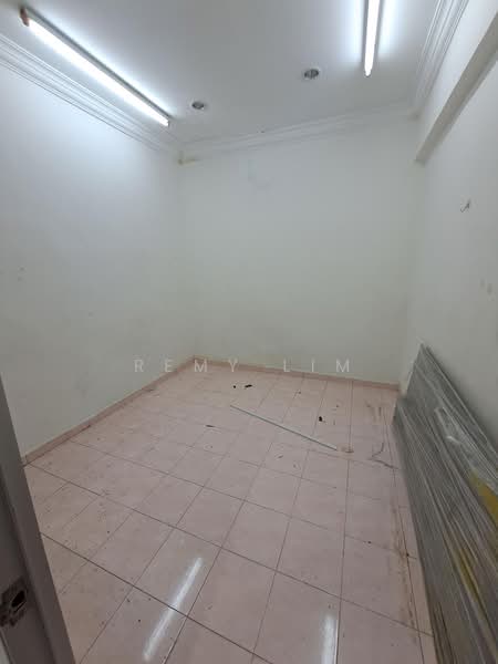 Shop for Rent in Taman Muda (Ampang) - Remy Lim - Interior - PropertyGuru.com.my