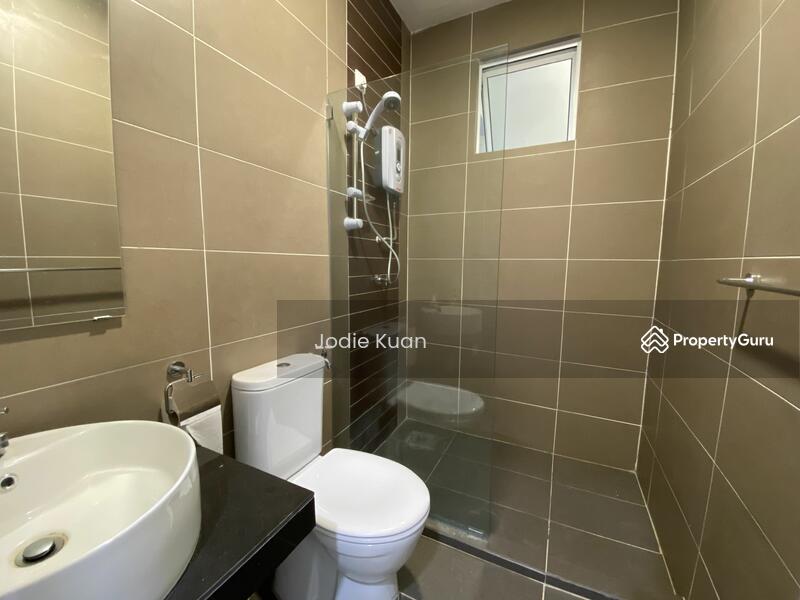 Common Bathroom 