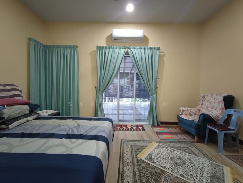 Rumah Berkembar untuk Dijual di Seksyen U10 (Shah Alam) - SYAFIQ ZIN - Bedroom - PropertyGuru.com.my
