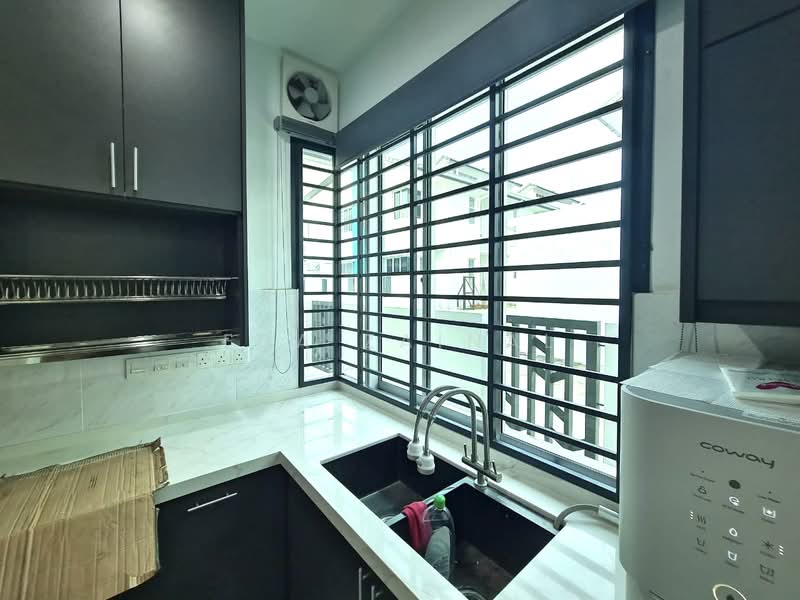 Terraced House for Sale in Sepang (Selangor) - Eda Zainal - Kitchen - PropertyGuru.com.my