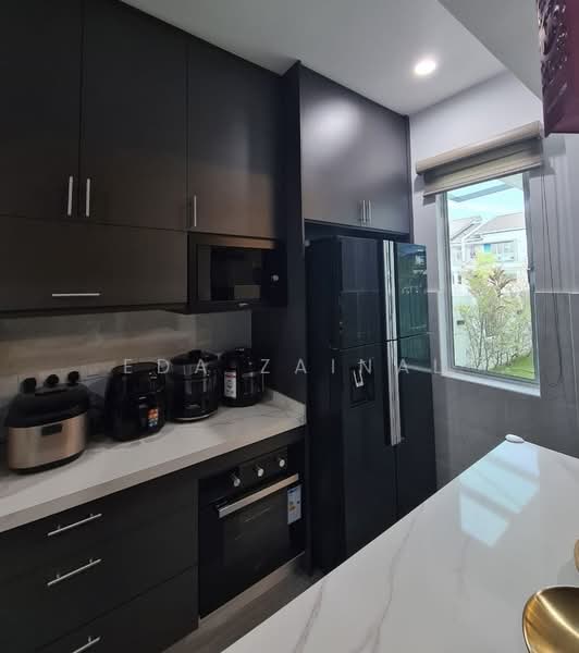 Terraced House for Sale in Sepang (Selangor) - Eda Zainal - Kitchen - PropertyGuru.com.my
