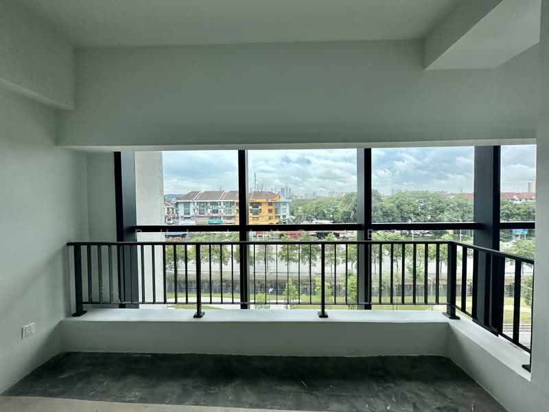 Kilang untuk Dijual di Taman Sains Selangor (Kota Damansara) - Pui Ling Lee - Balcony - PropertyGuru.com.my