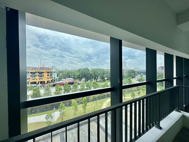 Kilang untuk Dijual di Taman Sains Selangor (Kota Damansara) - Pui Ling Lee - Balcony - PropertyGuru.com.my