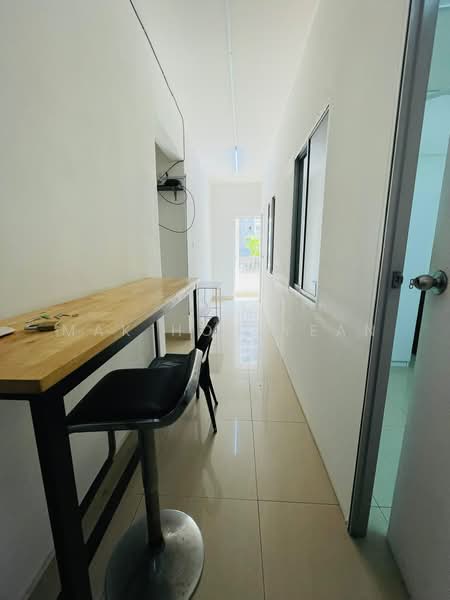 Pangsapuri untuk Disewa di Suriamas - Mak Hon Yean - Corridor - PropertyGuru.com.my