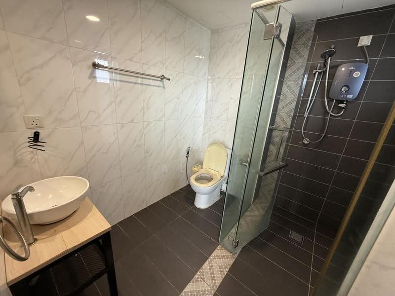 Service Residence for Rent at SOHO @ Empire City - Alan Chia - Bathroom - PropertyGuru.com.my