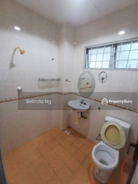 Double storey house 3rooms 2 baths walking distance 250m to ss18 LRT stations for rent 0129136136