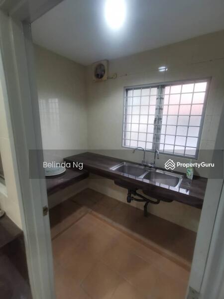 Double storey house 3rooms 2 baths walking distance 250m to ss18 LRT stations for rent 0129136136