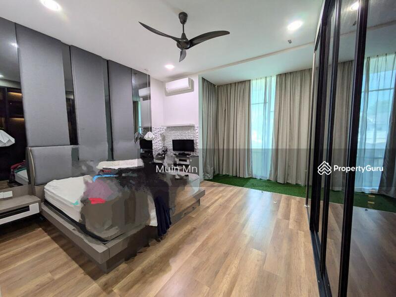 For Sale - Paragon 93