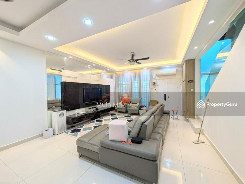 For Sale - Paragon 93