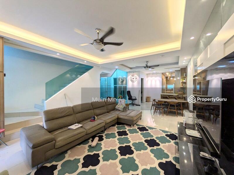 For Sale - Paragon 93