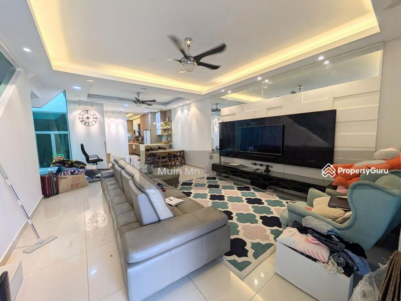 For Sale - Paragon 93