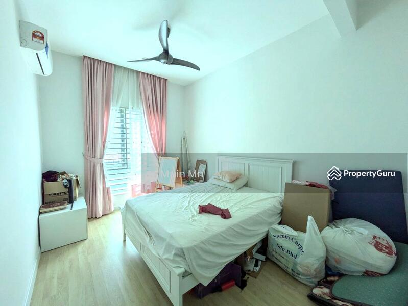 For Sale - Paragon 93