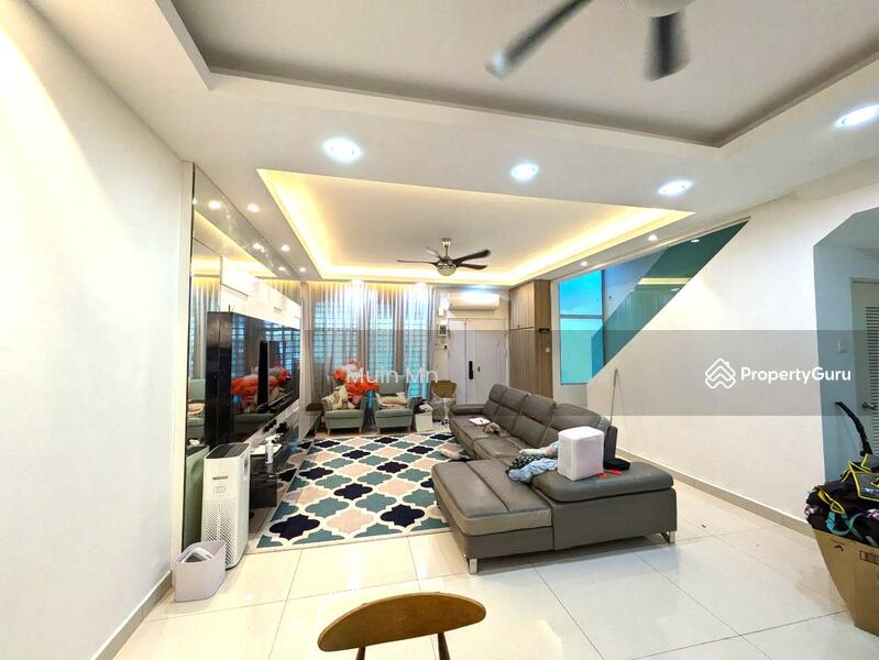 For Sale - Paragon 93