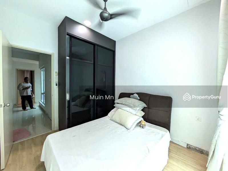 For Sale - Paragon 93