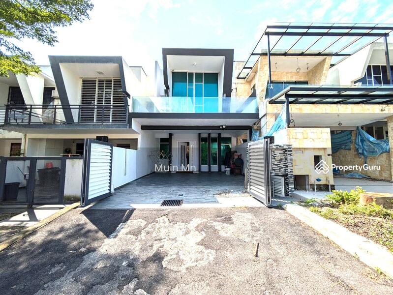 For Sale - Paragon 93