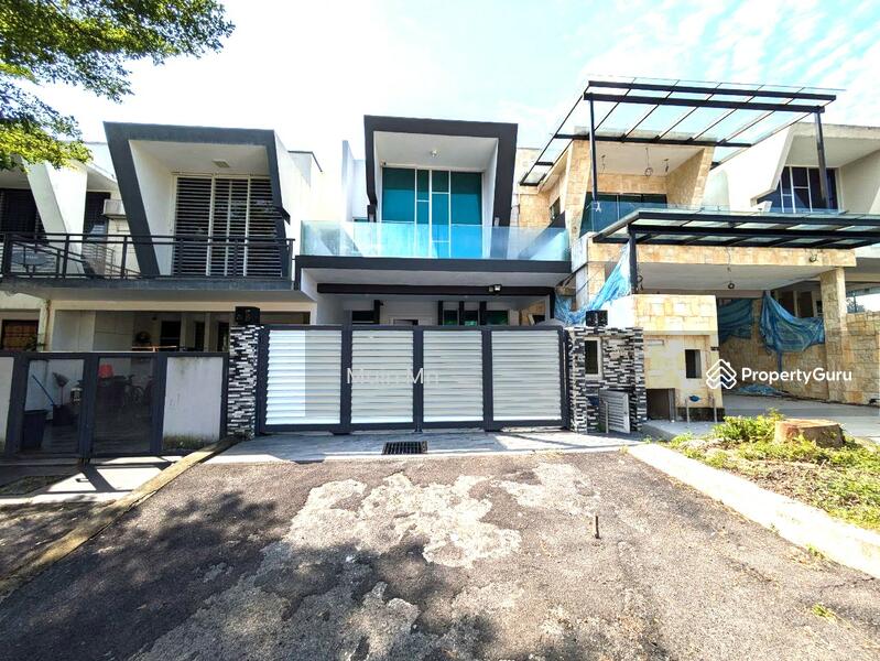 For Sale - Paragon 93