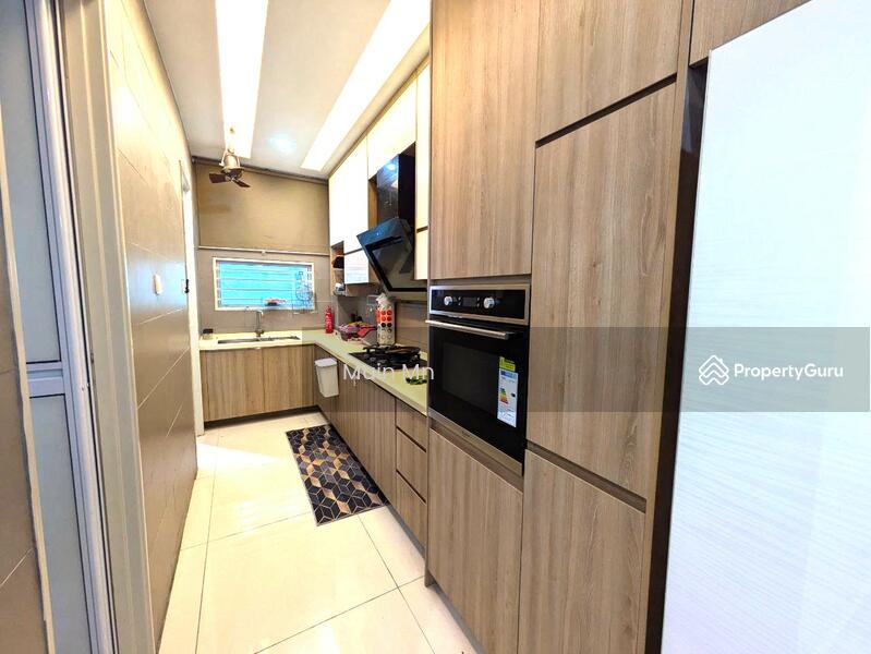 For Sale - Paragon 93