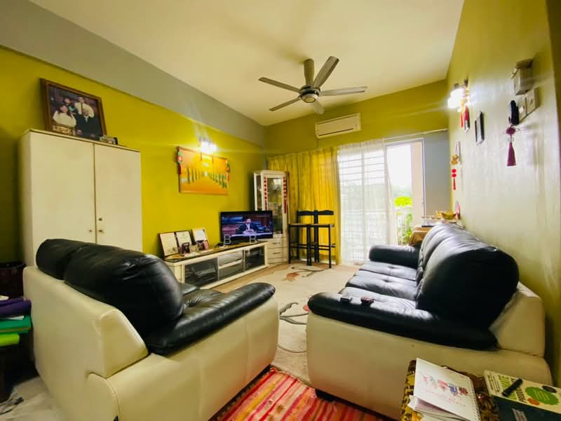 Condominium for Sale at Sri Permata - Bobby Lee - Living Room - PropertyGuru.com.my