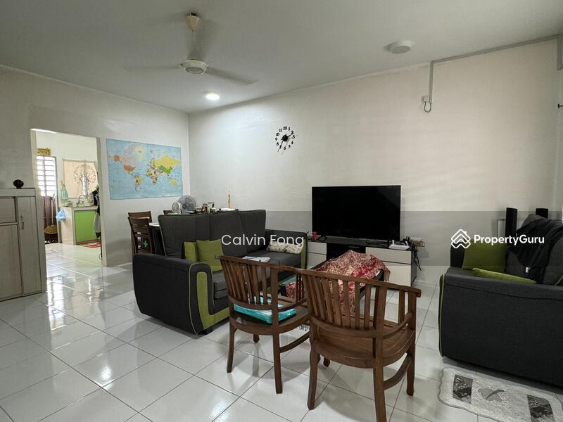 Living and dining area