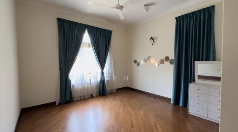 Bungalow House for Sale in Usj 2 (Subang Jaya) - Darren Ng - Bedroom - PropertyGuru.com.my