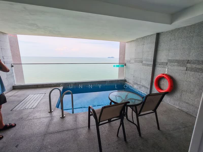 Servis Apartment untuk Dijual di The Lexis Suite Condotel - Sunny Lok - Balcony - PropertyGuru.com.my