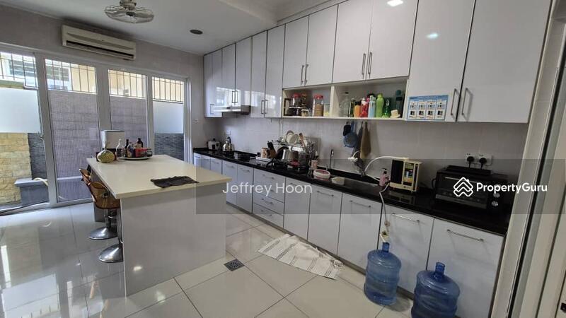 Untuk Dijual - Anggerik Aranda
