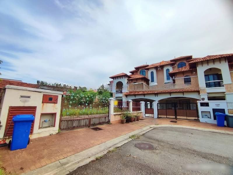 Rumah Berkembar untuk Dijual di Seksyen 7 (Shah Alam) - Allen . - Exterior - PropertyGuru.com.my