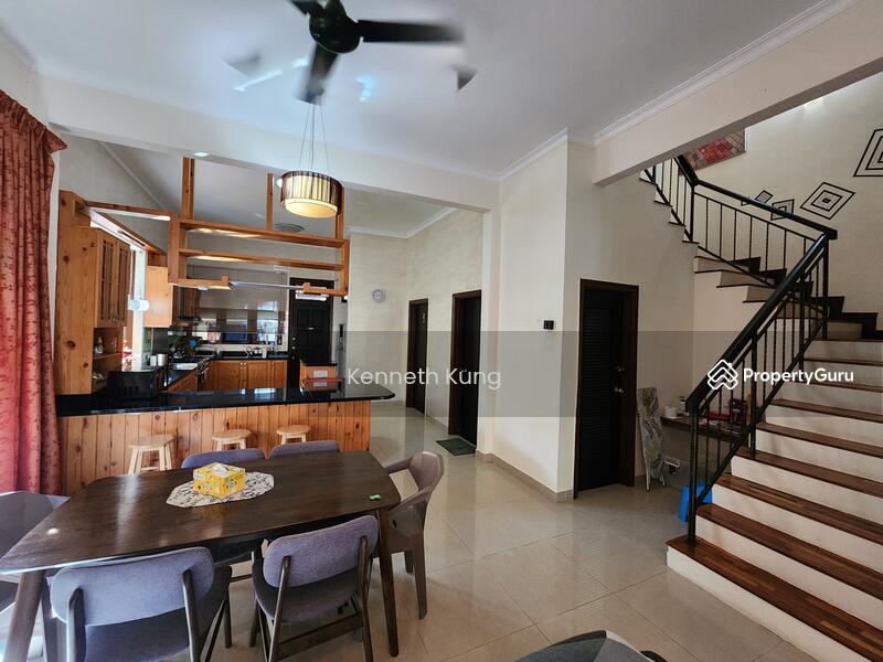 For Sale - Lengkok Sungai Emas 3 Storey Semi D Batu Ferringhi
