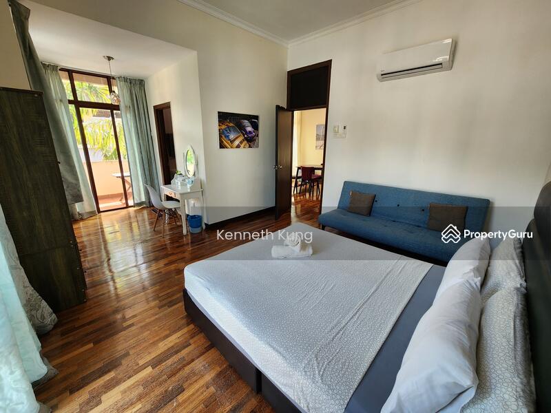 For Sale - Lengkok Sungai Emas 3 Storey Semi D Batu Ferringhi