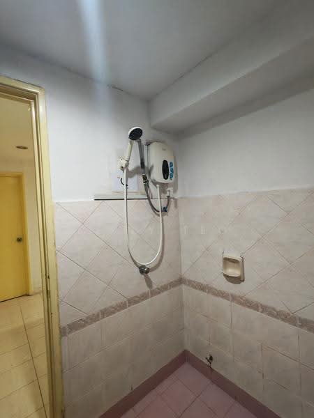 Condominium for Rent at Regency Condominium - Kelly Teo - Bathroom - PropertyGuru.com.my