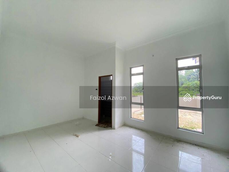 For Sale - Semi D di Padang Halban, Melor