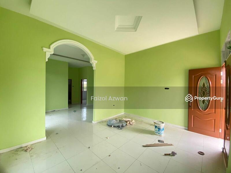 For Sale - Semi D di Padang Halban, Melor