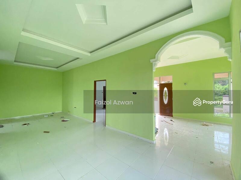 For Sale - Semi D di Padang Halban, Melor