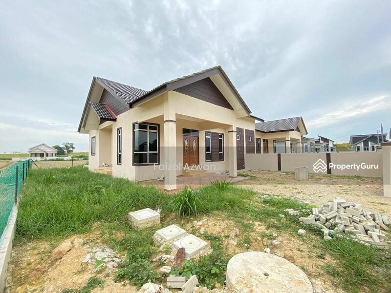 For Sale - Semi D di Padang Halban, Melor