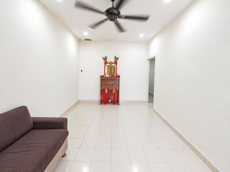 1-storey Terraced House for Sale in Bandar Seri Astana (Sungai Petani) - Derrick Ng - Living Room - PropertyGuru.com.my