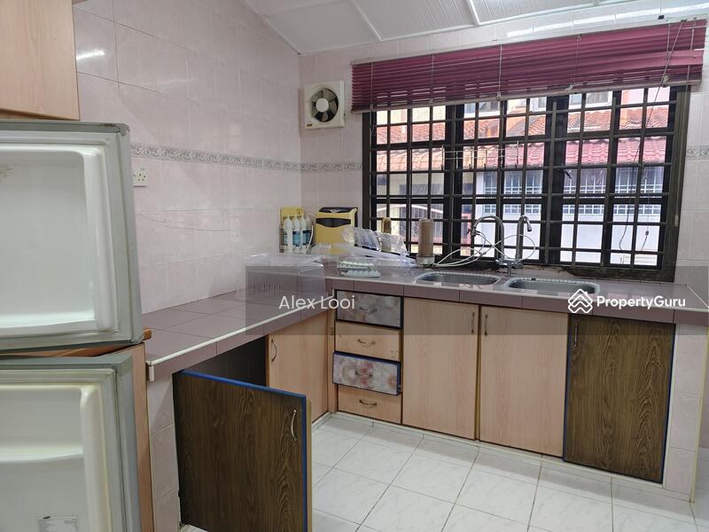 Untuk Disewa - Taman Pelangi indah