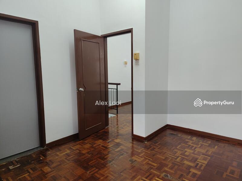 Untuk Disewa - Taman Pelangi indah