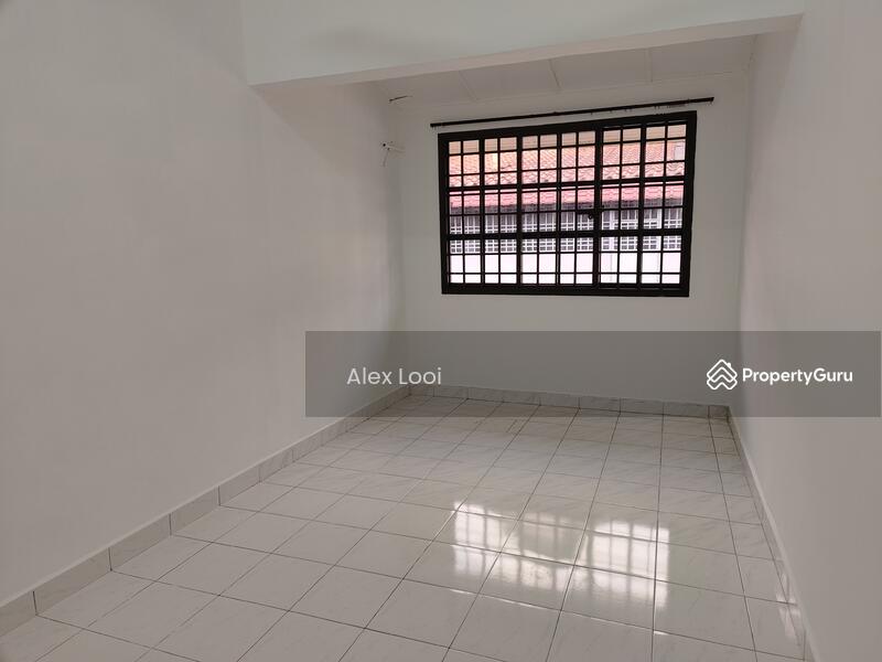 Untuk Disewa - Taman Pelangi indah