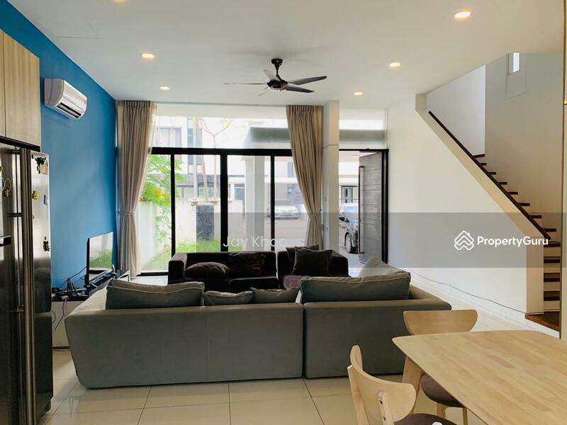 Untuk Disewa - Blu Constellation