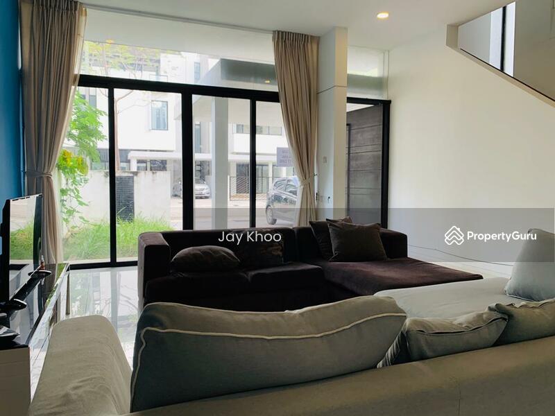 Untuk Disewa - Blu Constellation