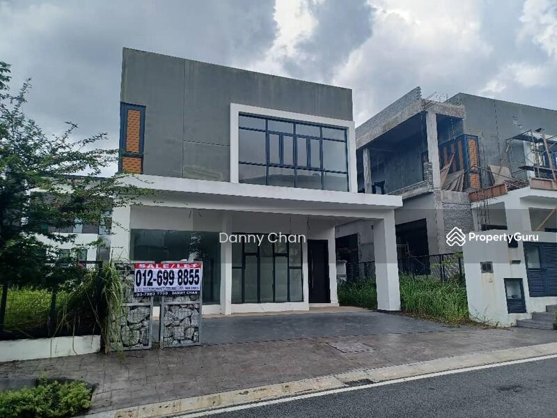 For Sale - Vila Elemen