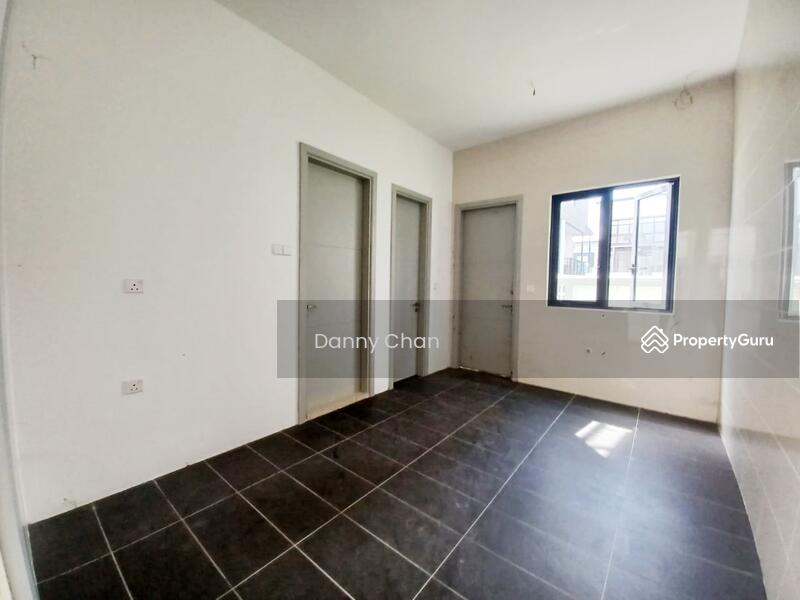 For Sale - Vila Elemen