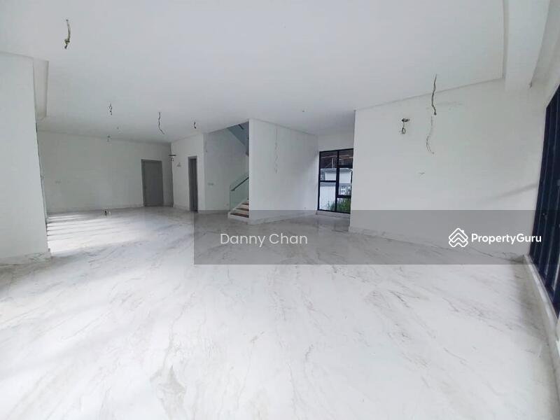 For Sale - Vila Elemen