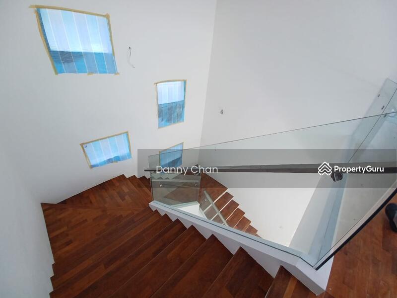 For Sale - Vila Elemen