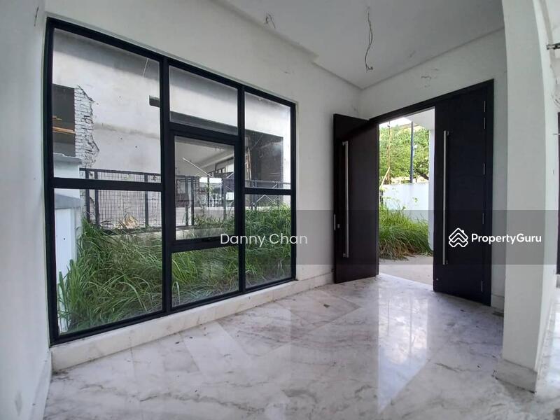 For Sale - Vila Elemen